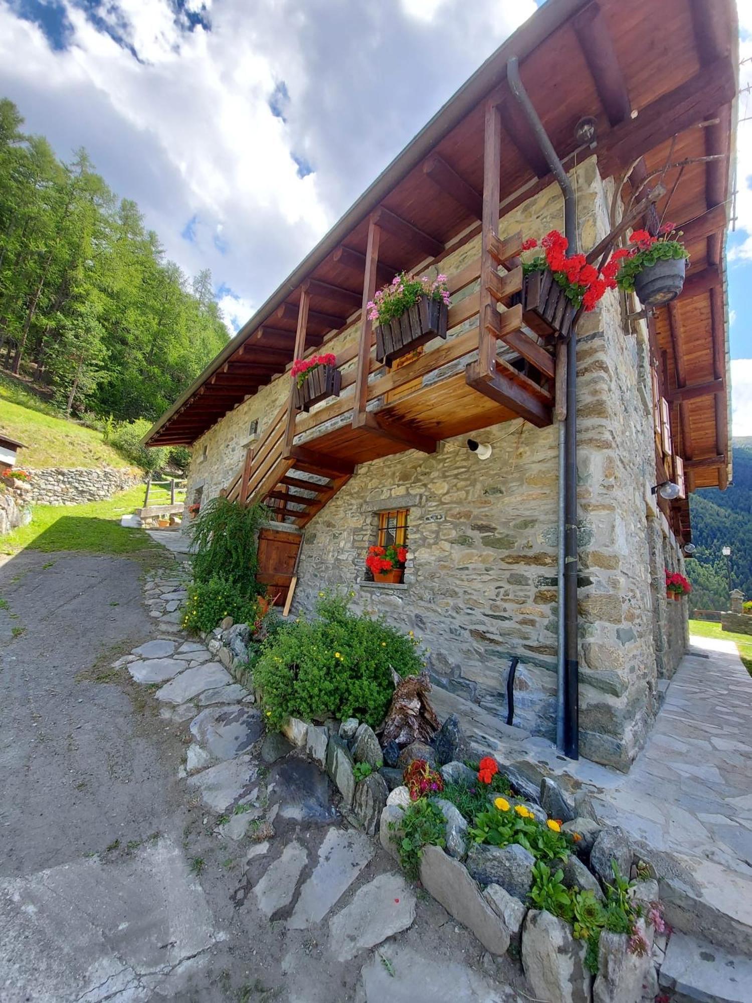 Maison d'hôtes Monolocale Di Montagna à Gressan Extérieur photo